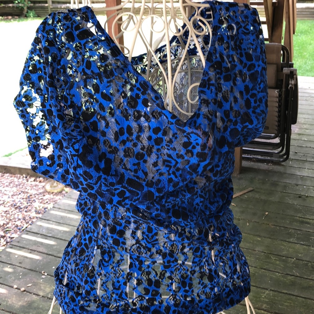 Blouse - Picture 2 of 3